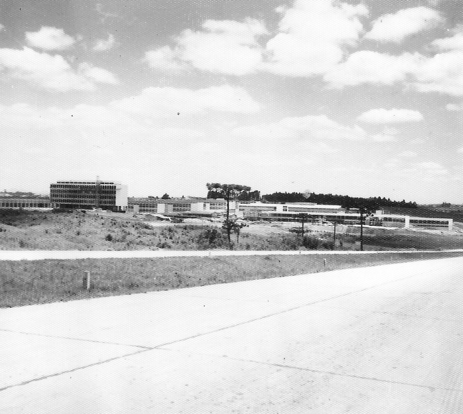 Década de 1960 - Vista do Centro Politécnico a partir da BR-2.Fonte: Setor de Tecnologia da Universidade Federal do Paraná. 