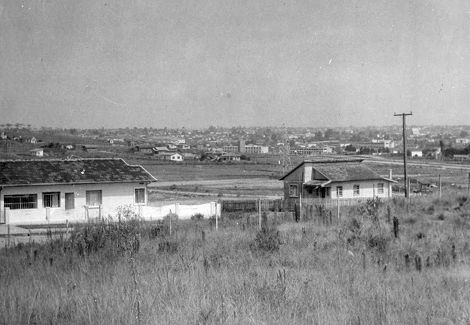 Década de 1950 - Vista do Guabirotuba, a partir do Colégio Medianeira. Fonte: Colégio Medianeira.